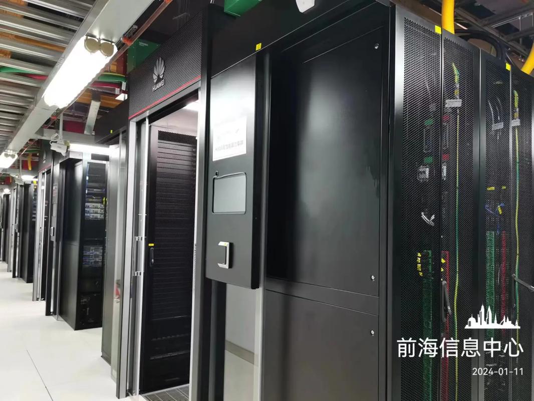 智能化弱電工程施工現(xiàn)場(chǎng) 鐵漢柔情下的精密交響